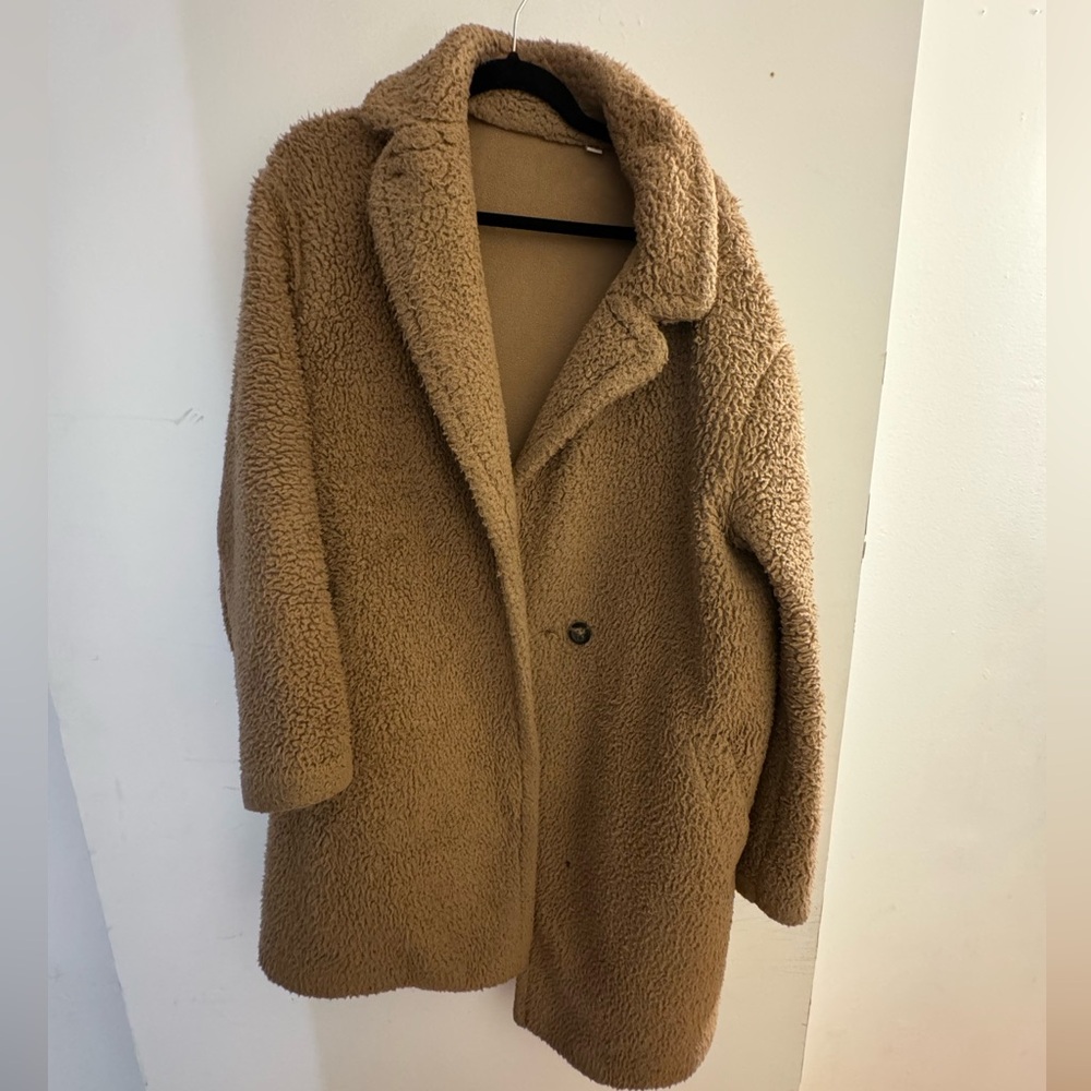 Hey I’m moving to warmer climate and would love to give this jacket a new life!
